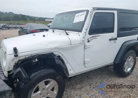 2013 Jeep Wrangler Sport z USA, uszkodzony, nr VIN 1C4AJWAG4DL572242